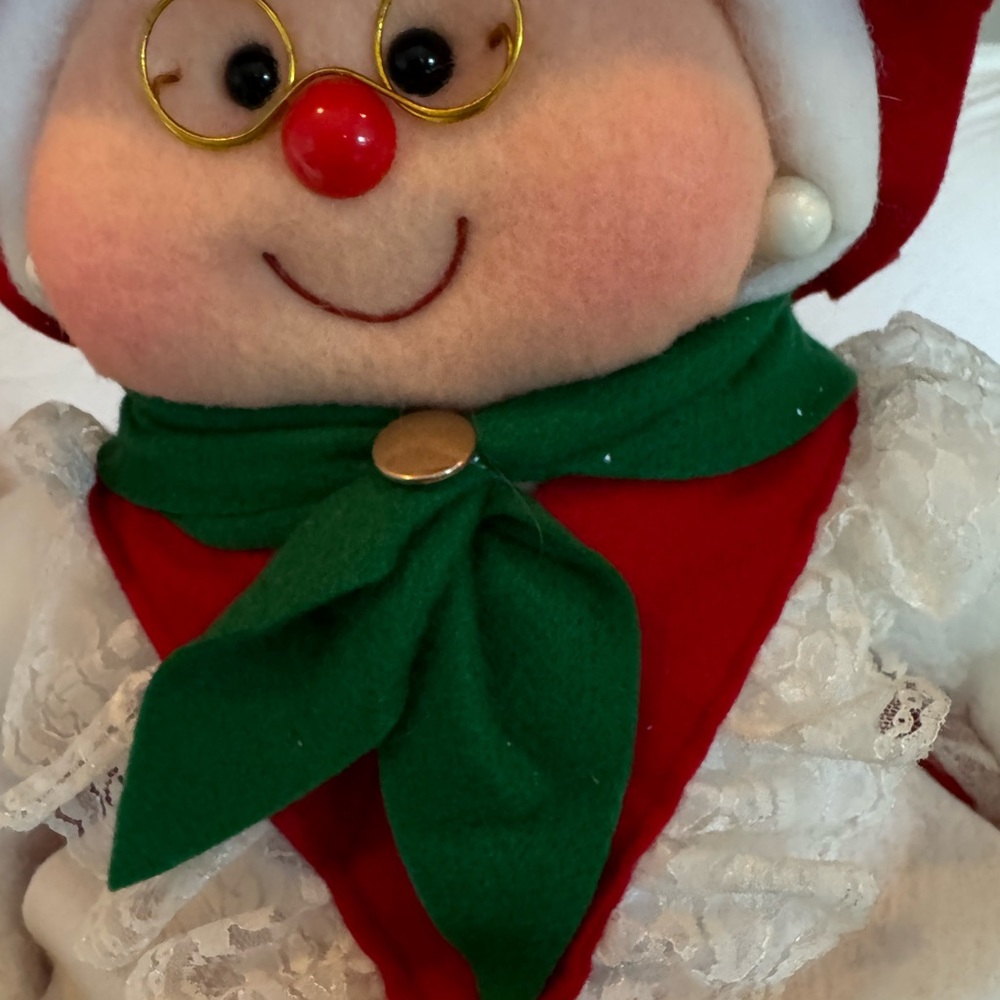 Christmas Vintage Mrs. Claus Large Light Up Figure - Picture 4 of 13